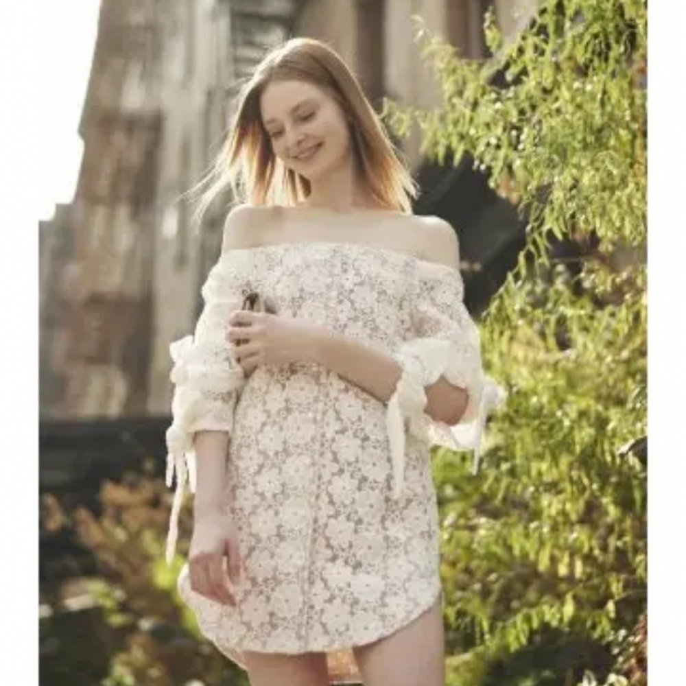Quaint Luna Lace strapless dress